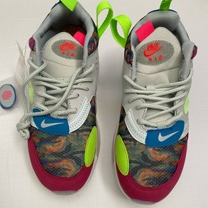 NEW Nike Air Max 720 OBJ  Size 7 Men/8.5 Women